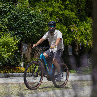 KATHMANDU & TOURING HYBRID