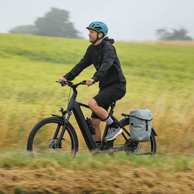 FREE CUBE <br> PANNIER BAG & HELMET